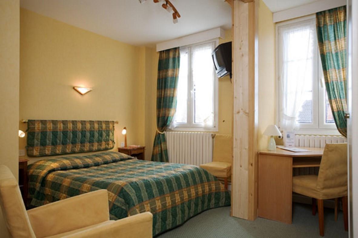 Hotel Restaurant Robichon Loray エクステリア 写真
