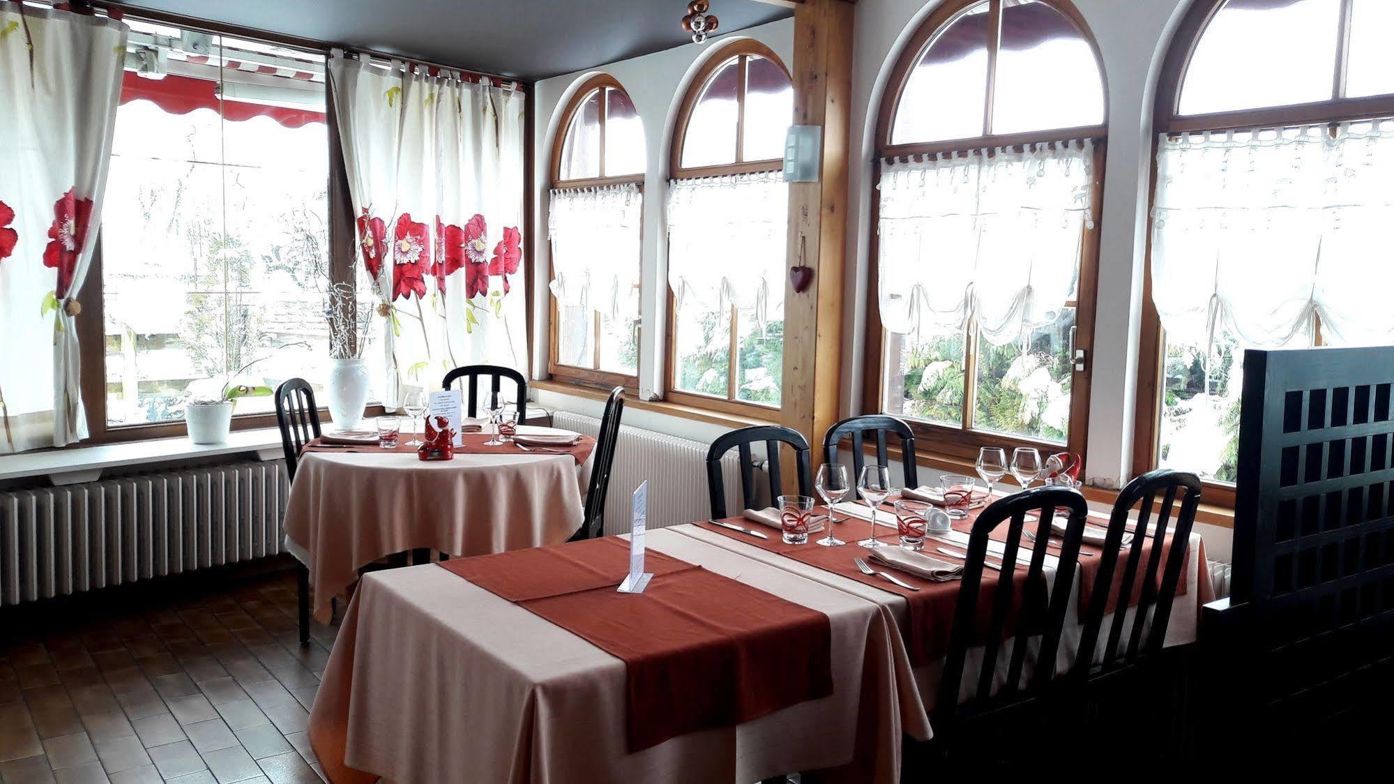 Hotel Restaurant Robichon Loray エクステリア 写真
